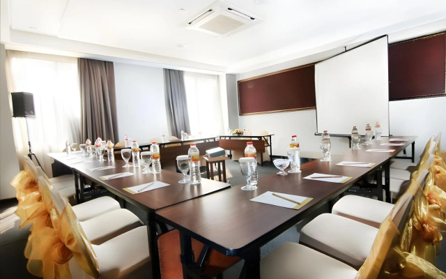 Atrium Premiere Hotel