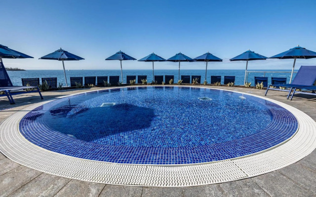 Marina Suites