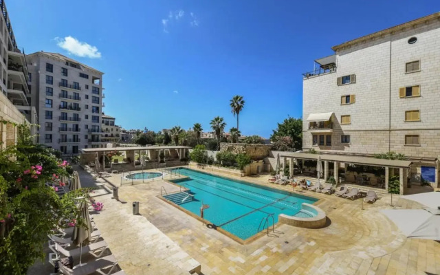 Grand Apartment with Amazing Balcony with Sea View