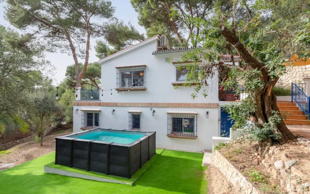 Axarqu a in Malaga With 2 Bedrooms and 1 Bathrooms