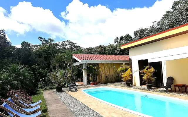 Lake Gardens Arenal Villas