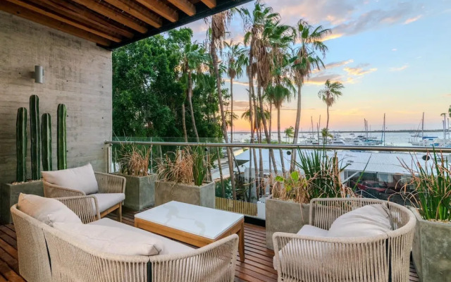 w Stylish 2BR Apartment With Ocean View in La Paz