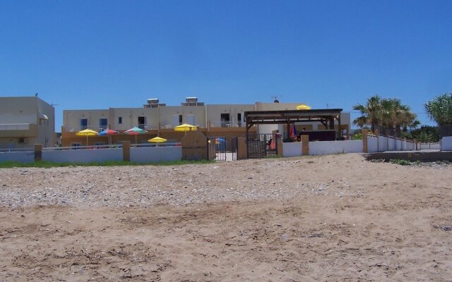 Chrisanna Apartments & Studios