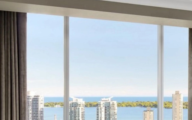 The Ritz-Carlton, Toronto