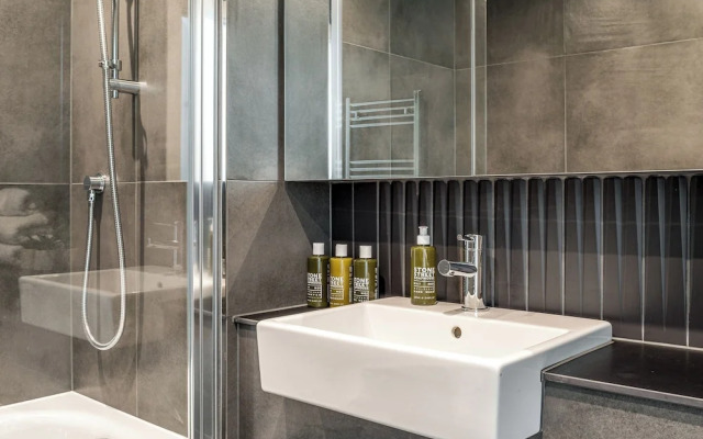 Stratford Apartments by Urban Rest