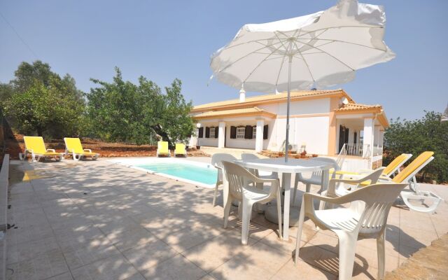 Large Country Villa With Private Pool, Vilamoura