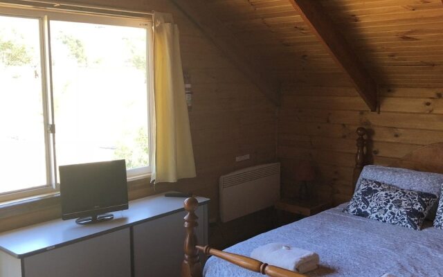 Alpine Stag Lodge Unit 2 – Guest Rooms – Merrijig