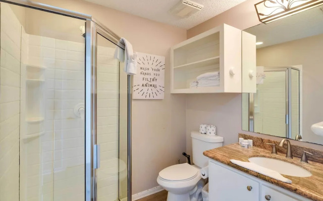 Pet-friendly Galveston Home w/ Wraparound Deck