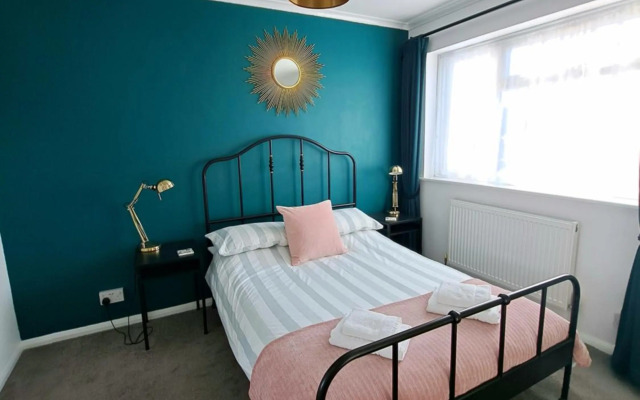 Shorley Wall Broadstairs by the Beach with Parking