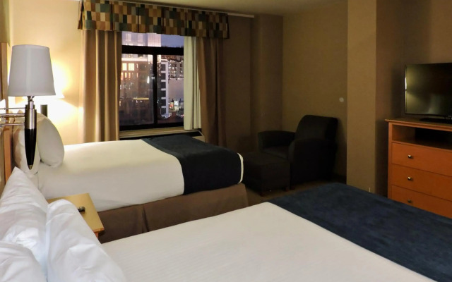Marco LaGuardia Hotel & Suites