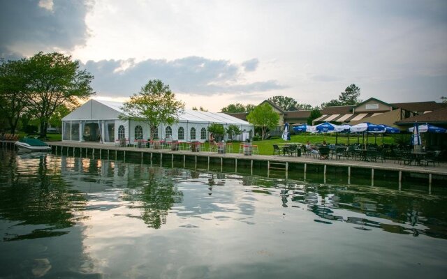 The Lake House On Canandaigua