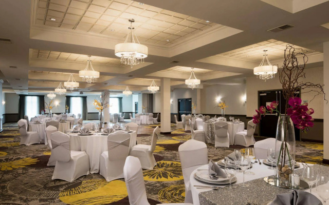 Crowne Plaza Chicago SW - Burr Ridge by IHG