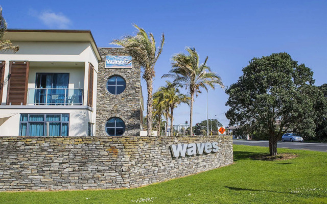 Waves Motel