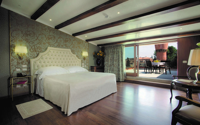Santa Chiara Hotel
