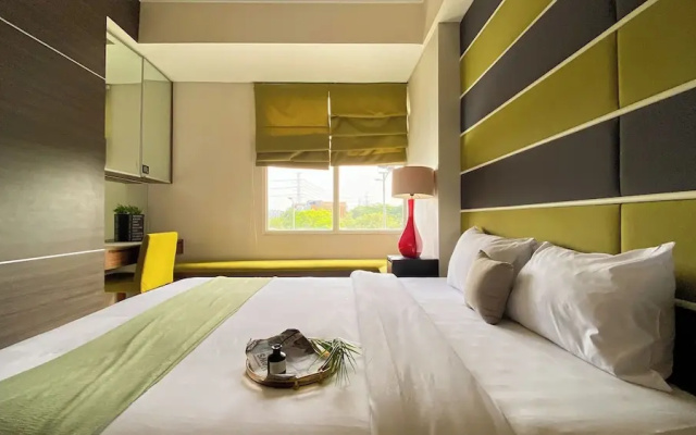 Modern Look 1BR Apartment at Silkwood Residence