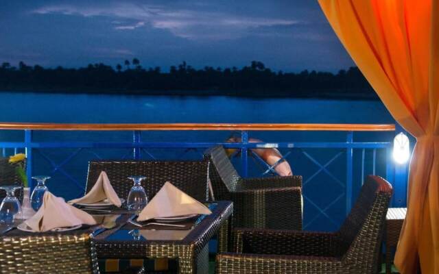 MS Esmeralda Nile Cruise from Aswan or Luxor
