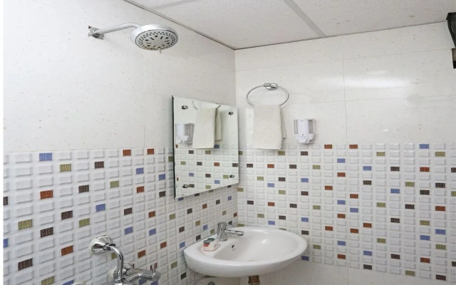 Hotel RR Palace by OYO Rooms