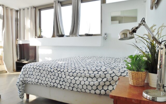 Super Central Stunning Roof 2BR Apt
