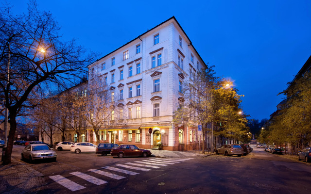 Hotel Aron