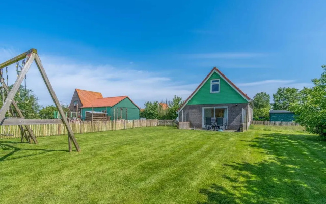 Modern and Attractive 5-person Holiday Home