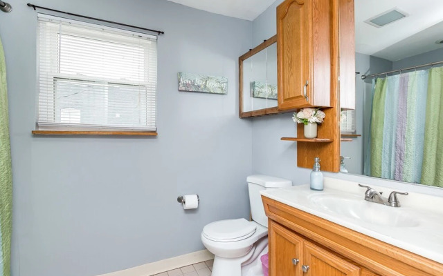 Charming Home Near Harbor&stadiums W/2carparking