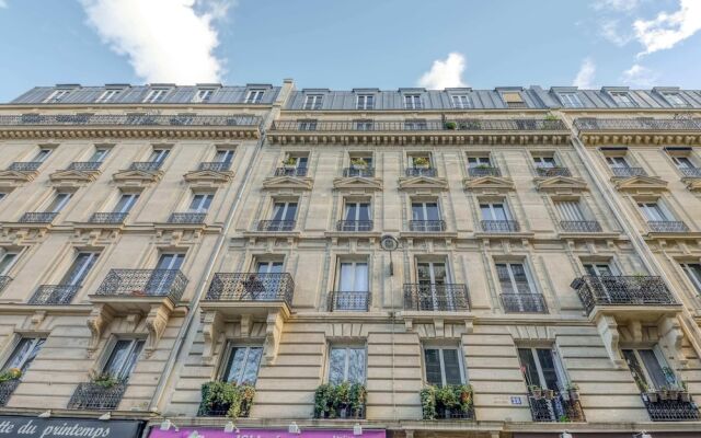 Bright and Homely Apartment in Batignolles