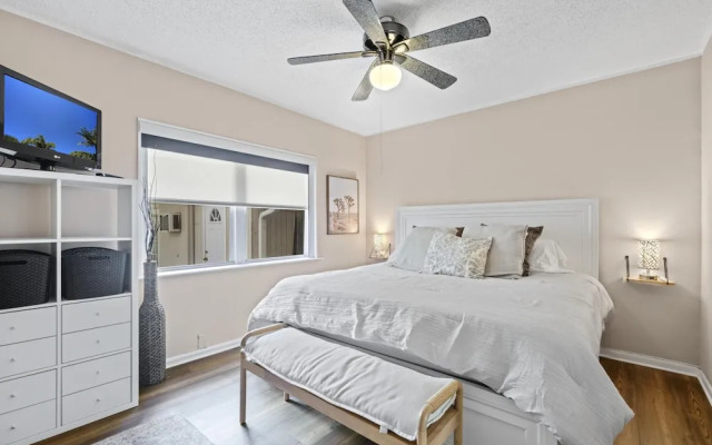 Serene Seaside Escape 1BR Bliss
