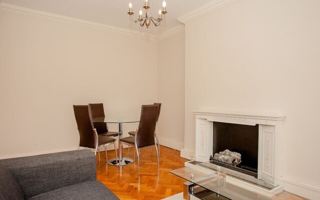 Bright 2 Bedroom Apartment Near Regents Park