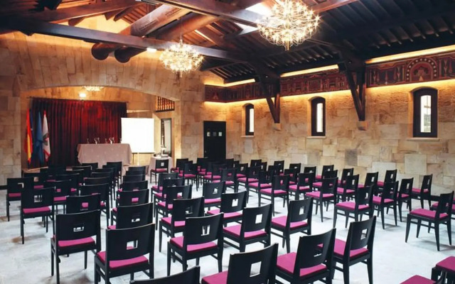 Oca Palacio de la Llorea Hotel & Spa