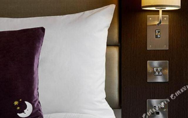 Premier Inn Manchester City Centre Piccadilly