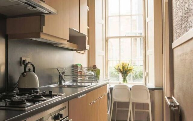 JOIVY Stylish Heart of Edinburgh Gem