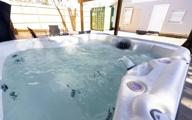 Rare Exclusive Retreat Private Hot Tub King Bed