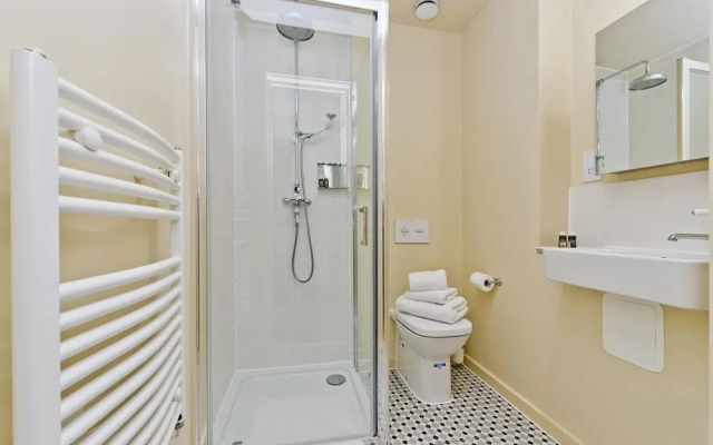 Large Studio Near Leafy Primrose Hill