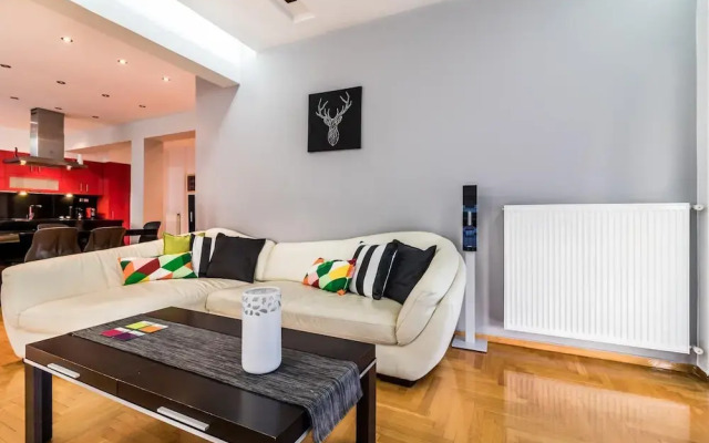 A Luxury Comfortable 2bdrm Apt in Athens