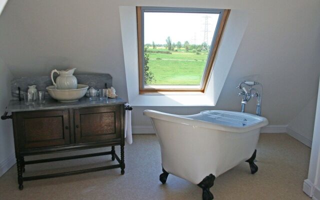 Avon Lodge