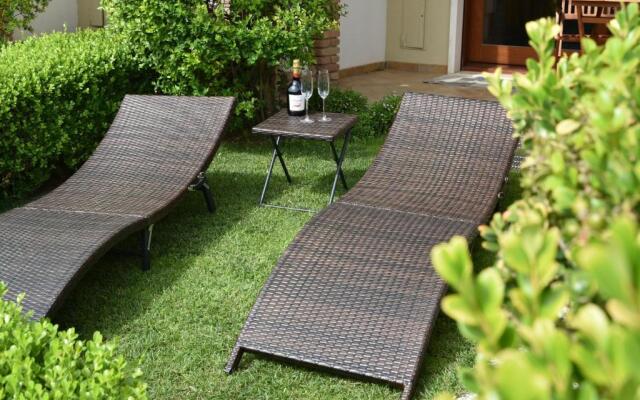 Beach-front boutique apartment Lido 113