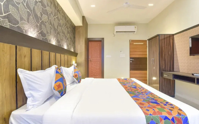 Fabhotel The Max Glory