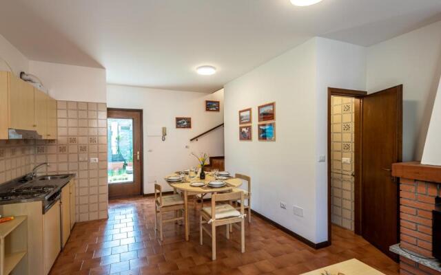 Terraced house on the lakeside of Gravedona - Larihome A04