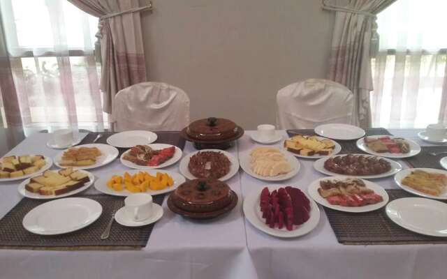 Hotel Yadanar TheinGha