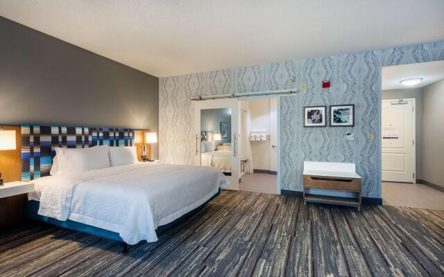 Hampton Inn & Suites Herndon-Reston