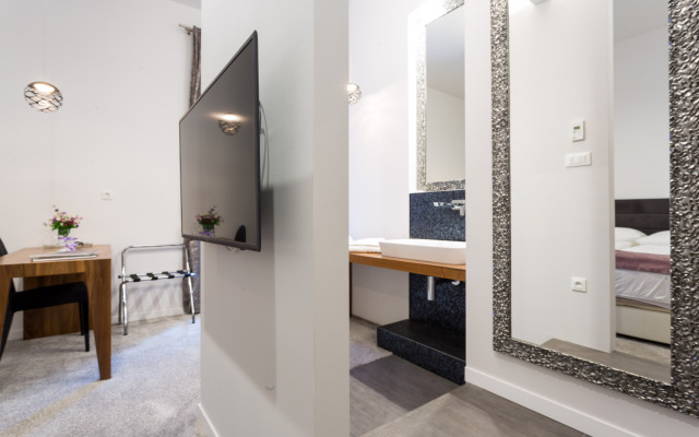 Starlight Luxury Rooms