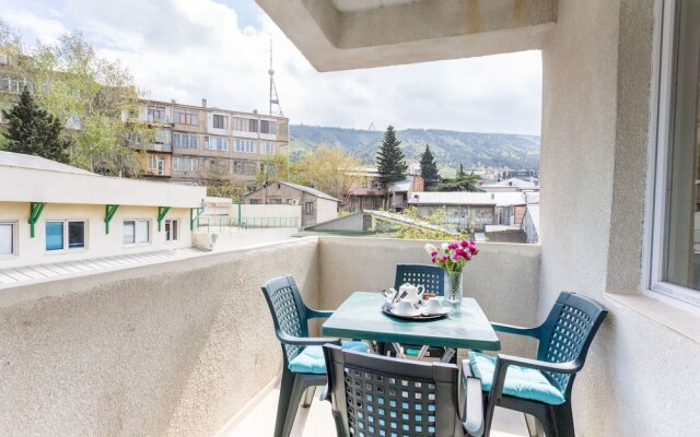 Falcon Apartments - Sapphire