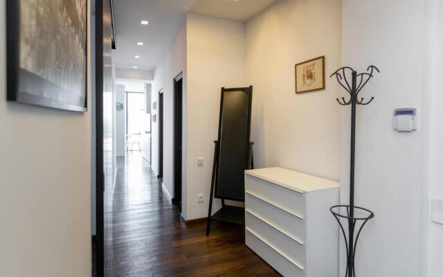 -30  NEW 2 BR Super Spacious Apt w/Terrace+views