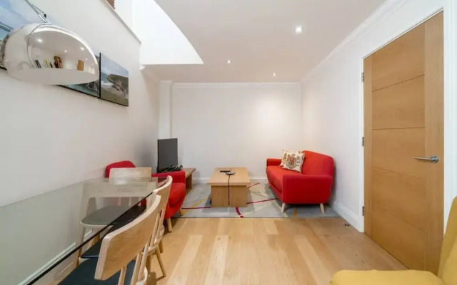 Great flat near St Pauls Cathedral