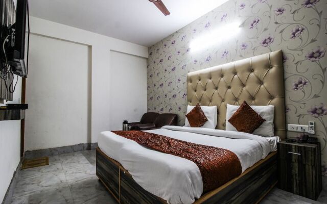 OYO 24801 Hotel Star Palace