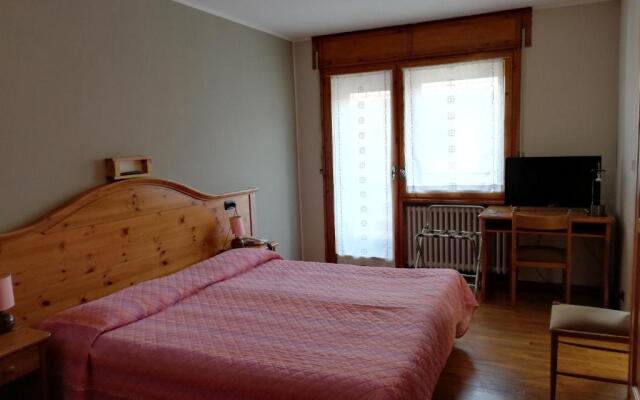 Hotel Holiday Debili