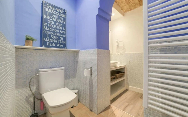 Stylish 1 Bedroom Apartment With Terrace in Lesseps