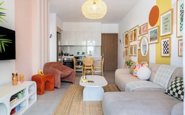 Lunette Artful 1-BR Apartment in Larnaca