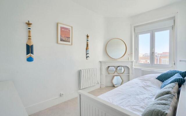 Superbe appartement, balcon vue mer, 3 chambres!