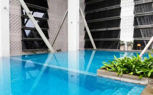 Elegant and Nice Studio at Paddington Heights Apartment By Travelio